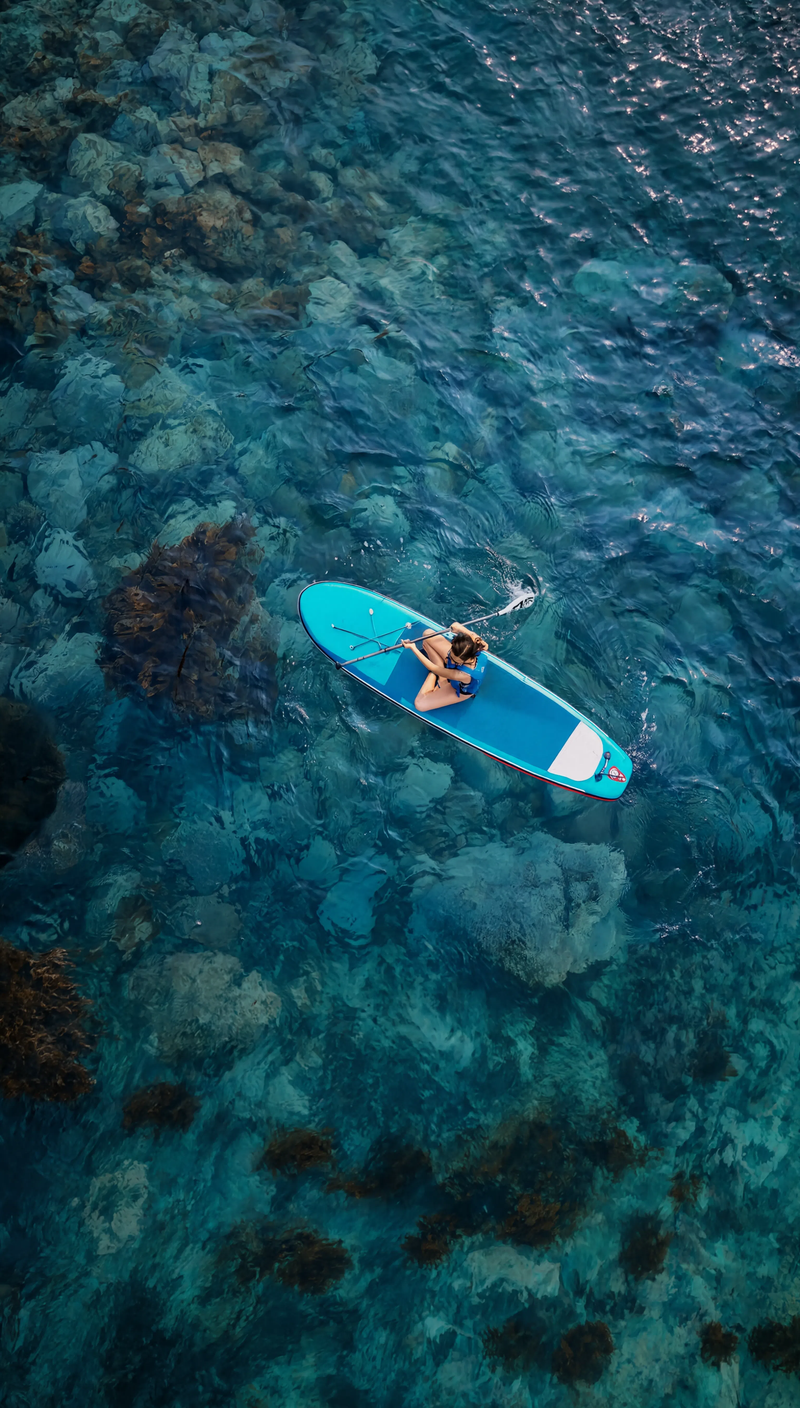 Paddle gonflable Nautiya sur l'eau